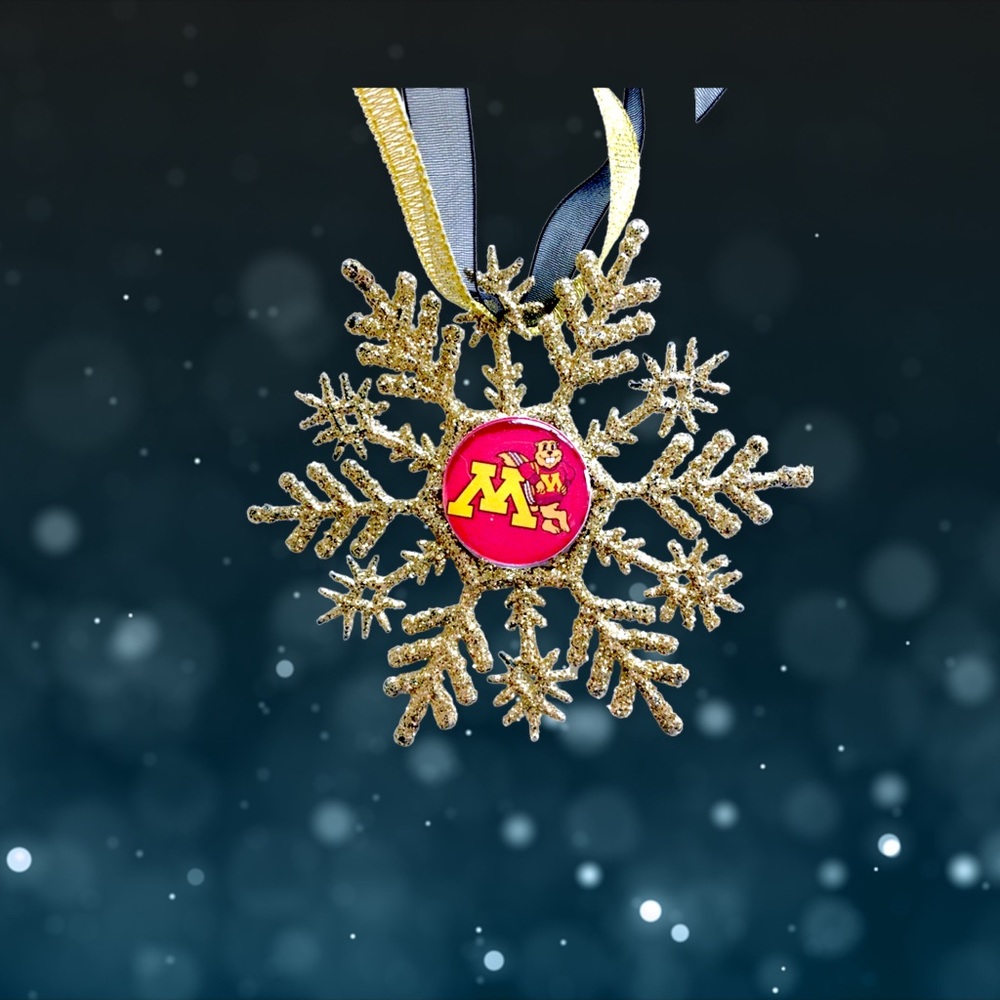 Univ Of Minnesota GOPHERS Handmade Snowflake *NEW*